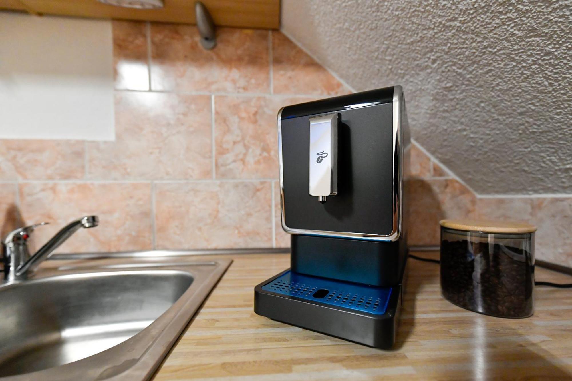 Grosses Spree Apartment, 3 Schlafzimmer Bis 10 Personen, 4X Kfz Parkplatz, Terrasse, Waschtrockner, Wlan, Netflix Chociebuż Zewnętrze zdjęcie