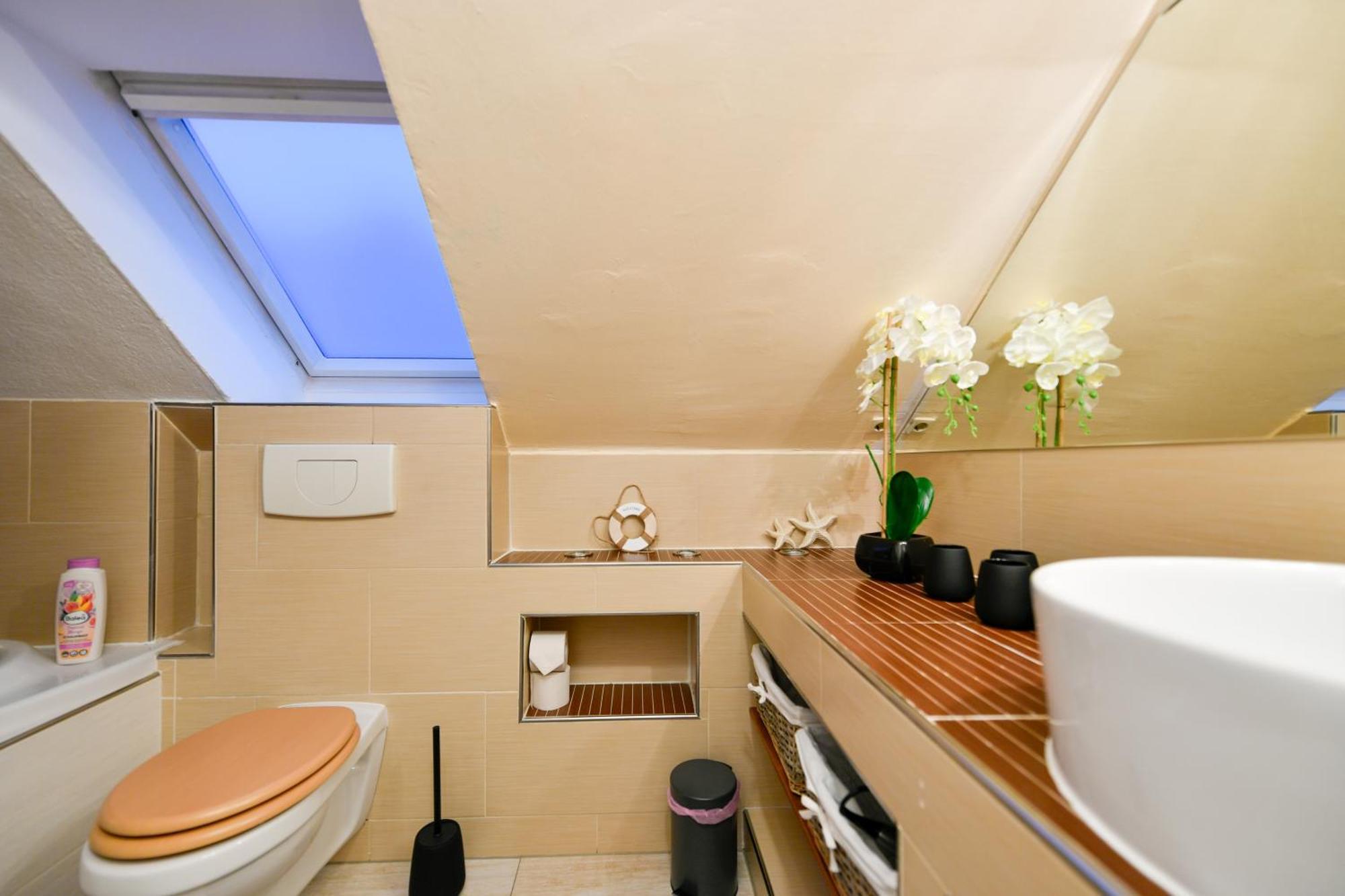Grosses Spree Apartment, 3 Schlafzimmer Bis 10 Personen, 4X Kfz Parkplatz, Terrasse, Waschtrockner, Wlan, Netflix Chociebuż Zewnętrze zdjęcie