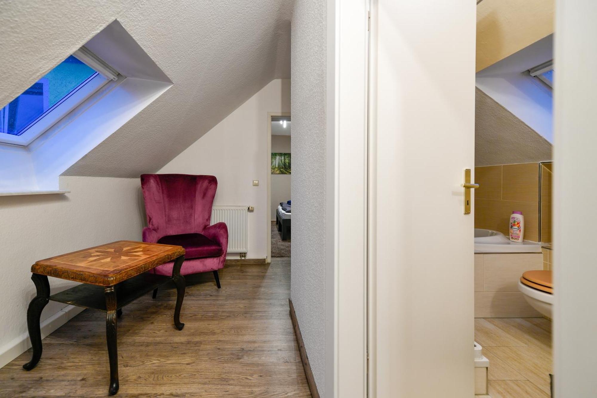 Grosses Spree Apartment, 3 Schlafzimmer Bis 10 Personen, 4X Kfz Parkplatz, Terrasse, Waschtrockner, Wlan, Netflix Chociebuż Zewnętrze zdjęcie
