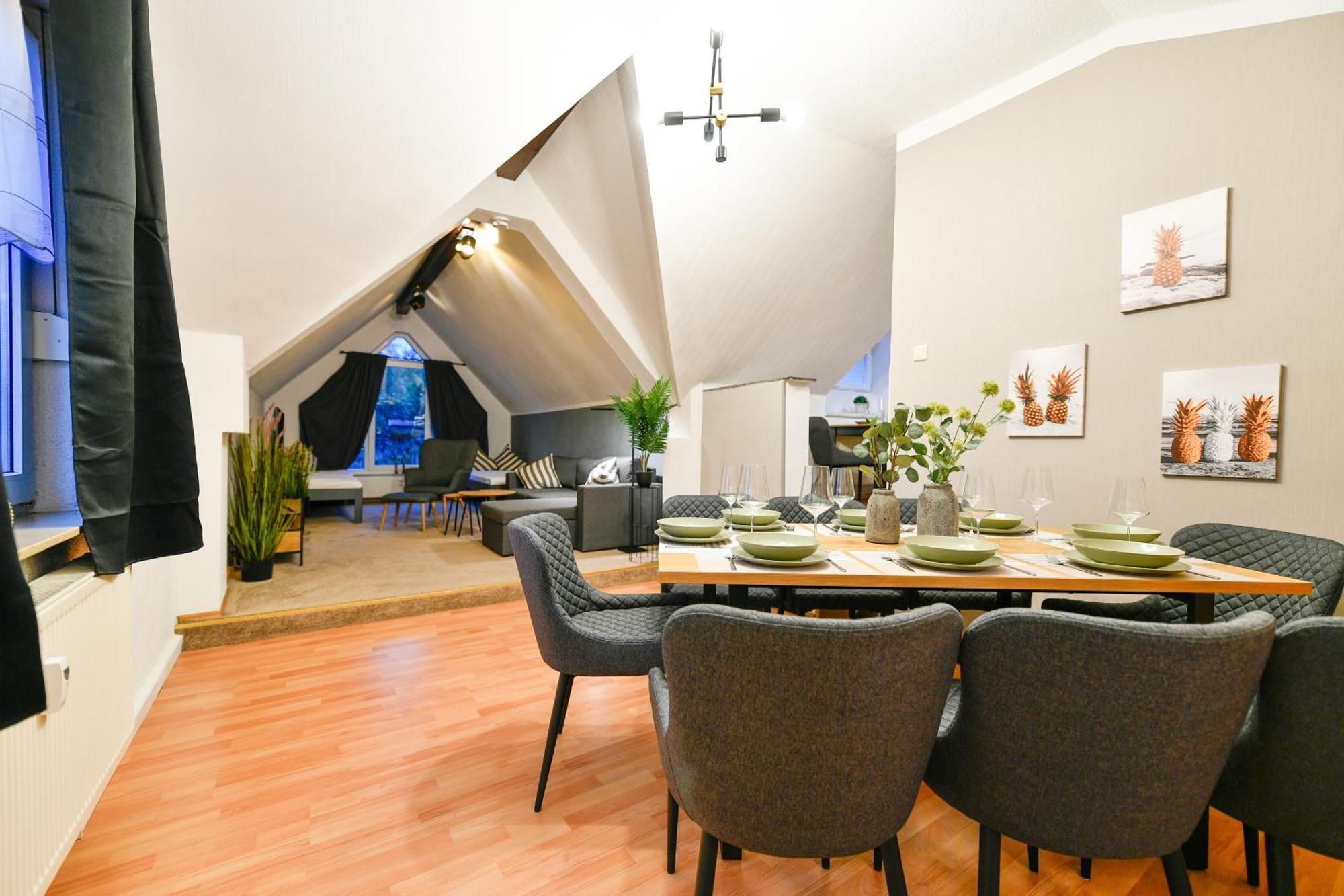 Grosses Spree Apartment, 3 Schlafzimmer Bis 10 Personen, 4X Kfz Parkplatz, Terrasse, Waschtrockner, Wlan, Netflix Chociebuż Zewnętrze zdjęcie